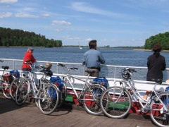 Radfahrer am See Radreisen mit WAMA Tour Polen